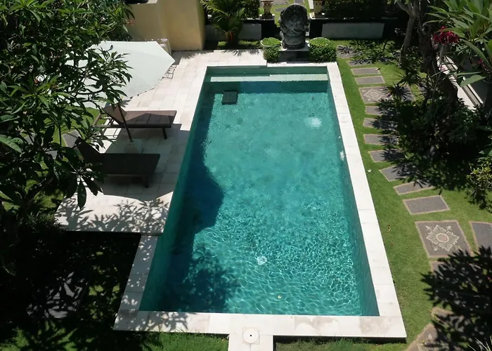 Pensión Raj Sindhu Villa Sanur