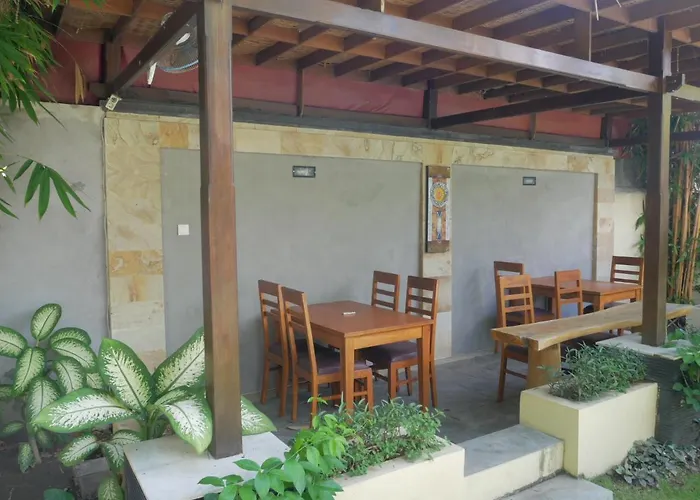 Raj Sindhu Villa Sanur Pensión